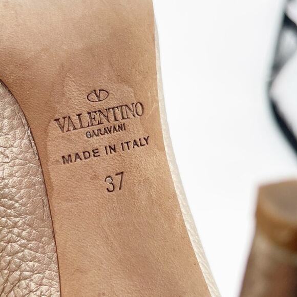 Valentino Garavani Metallic Gold Pebbled Leather Rockstud Pointed Toe Pump EU 37 - Picture 11 of 11